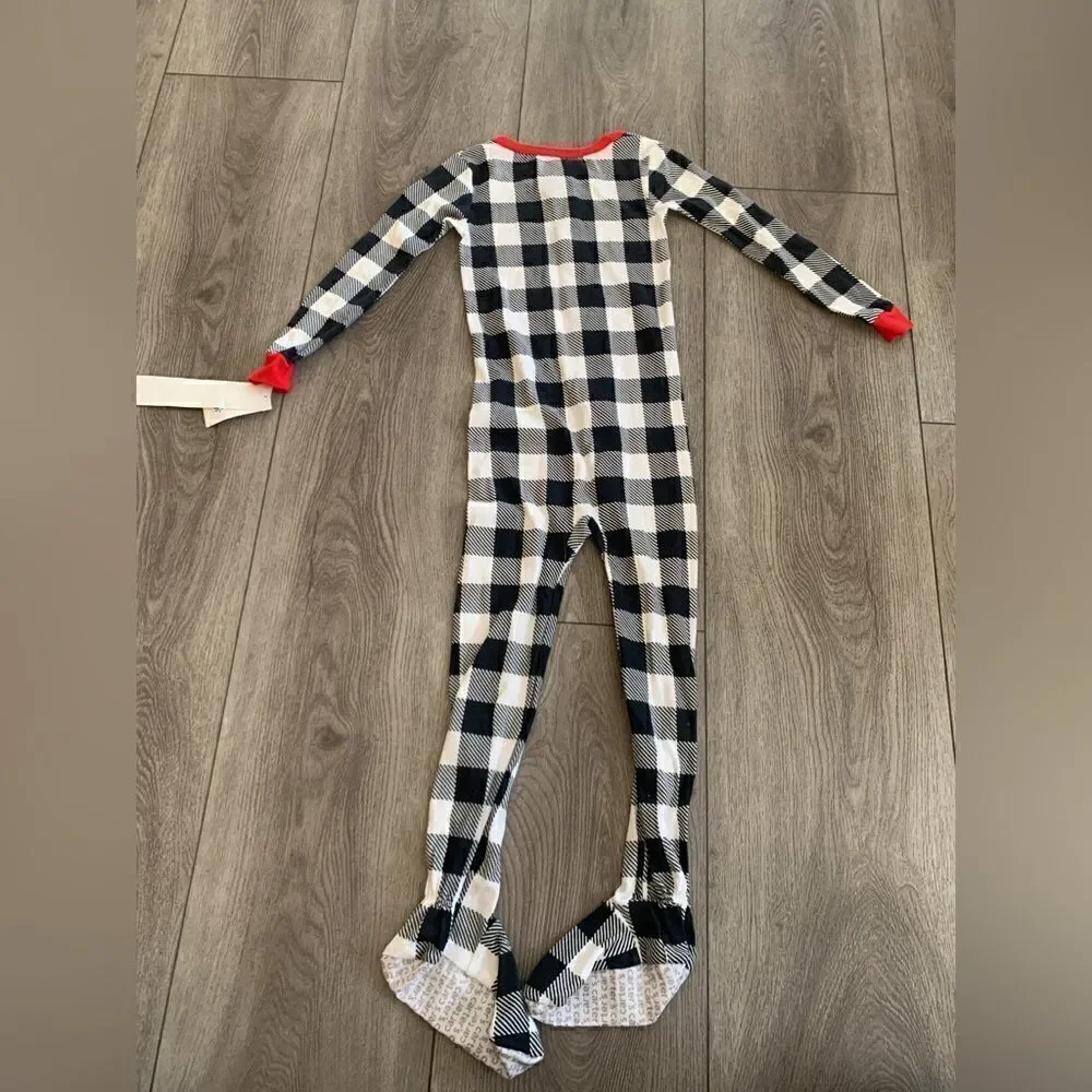 Carters 5T zip up pajamas